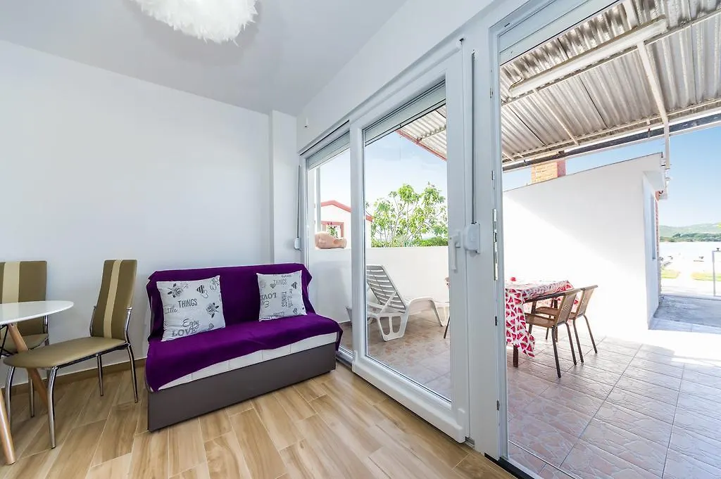 Apartments Miskovic Turanj 0*,