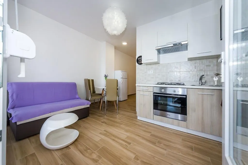 Apartments Miskovic Turanj 0*,